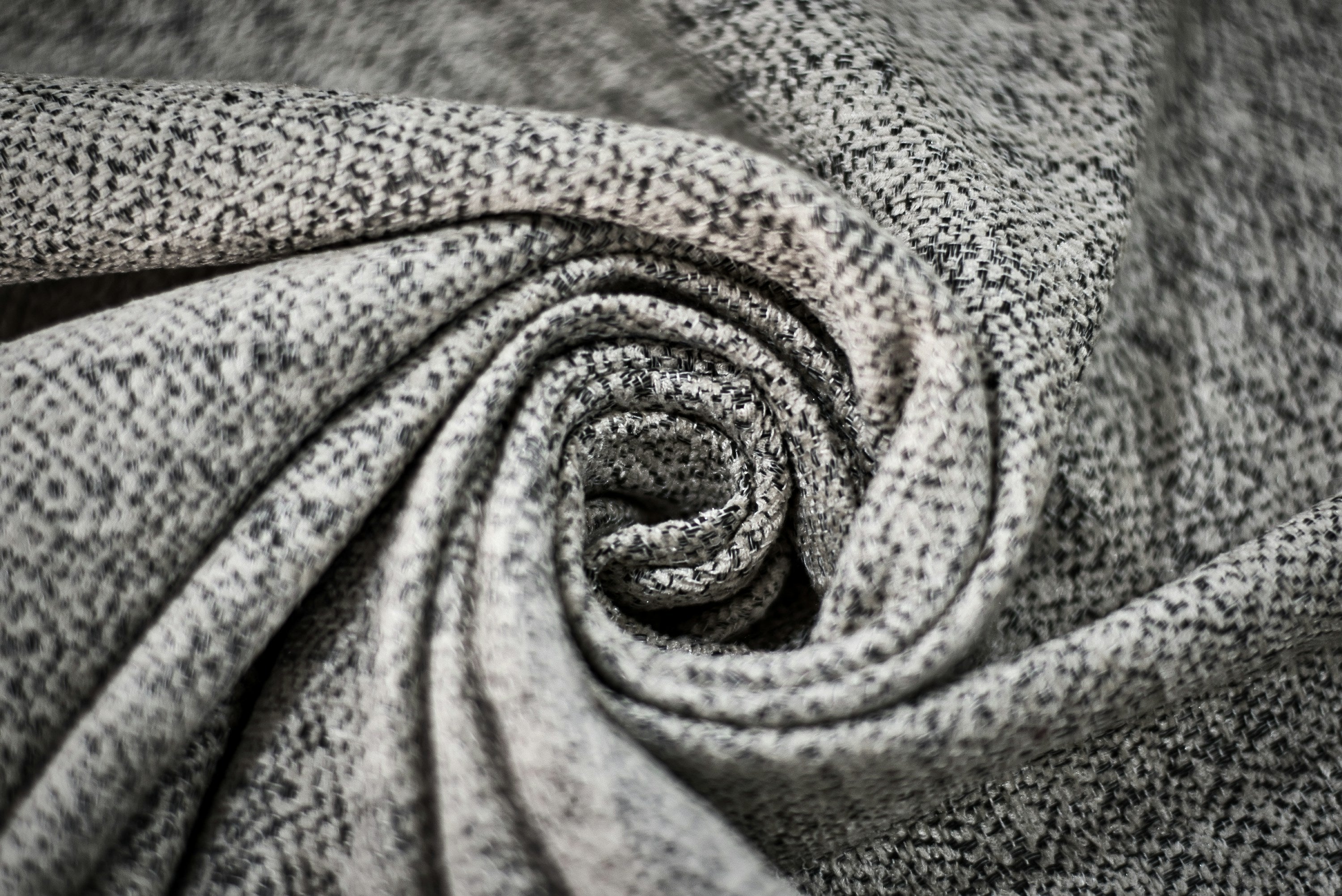 Activewear Fabric Guide: How to Choose the Best Material for Leggings, Rash Guards & Performance Wear