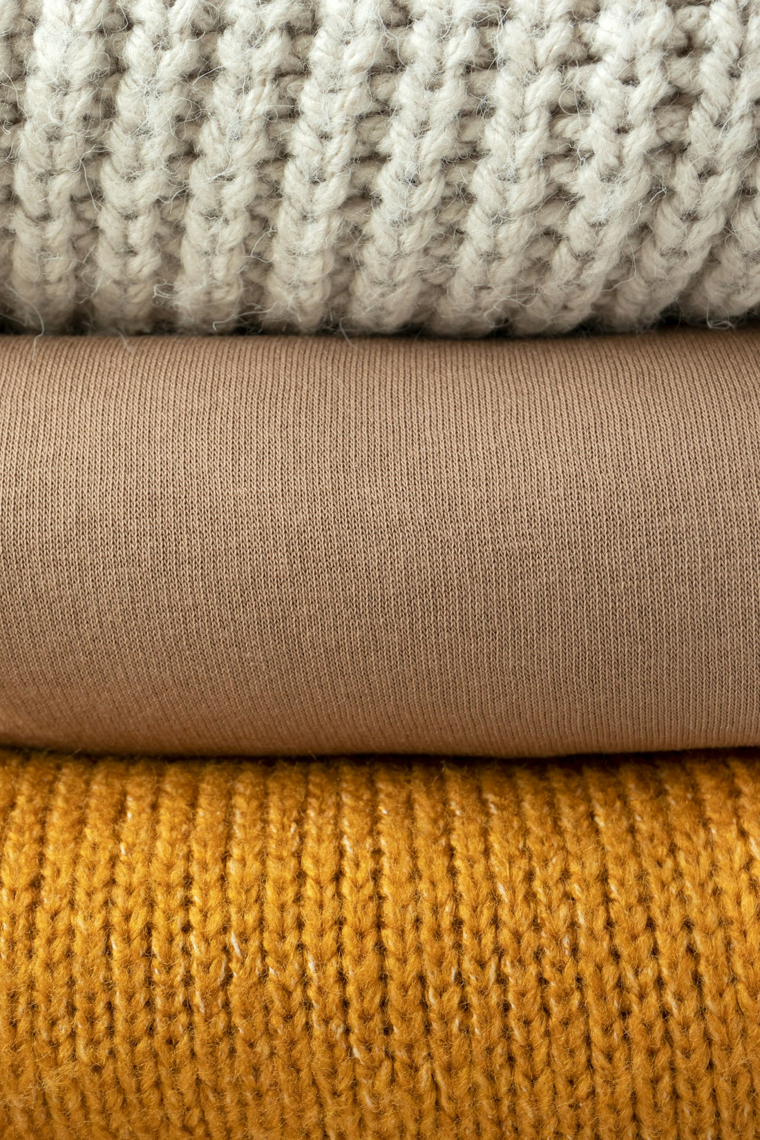 2x2 Rib Knit vs 1x1 Rib Knit: How to Choose the Right Ribbing for Cuffs, Neckbands & Waistbands
