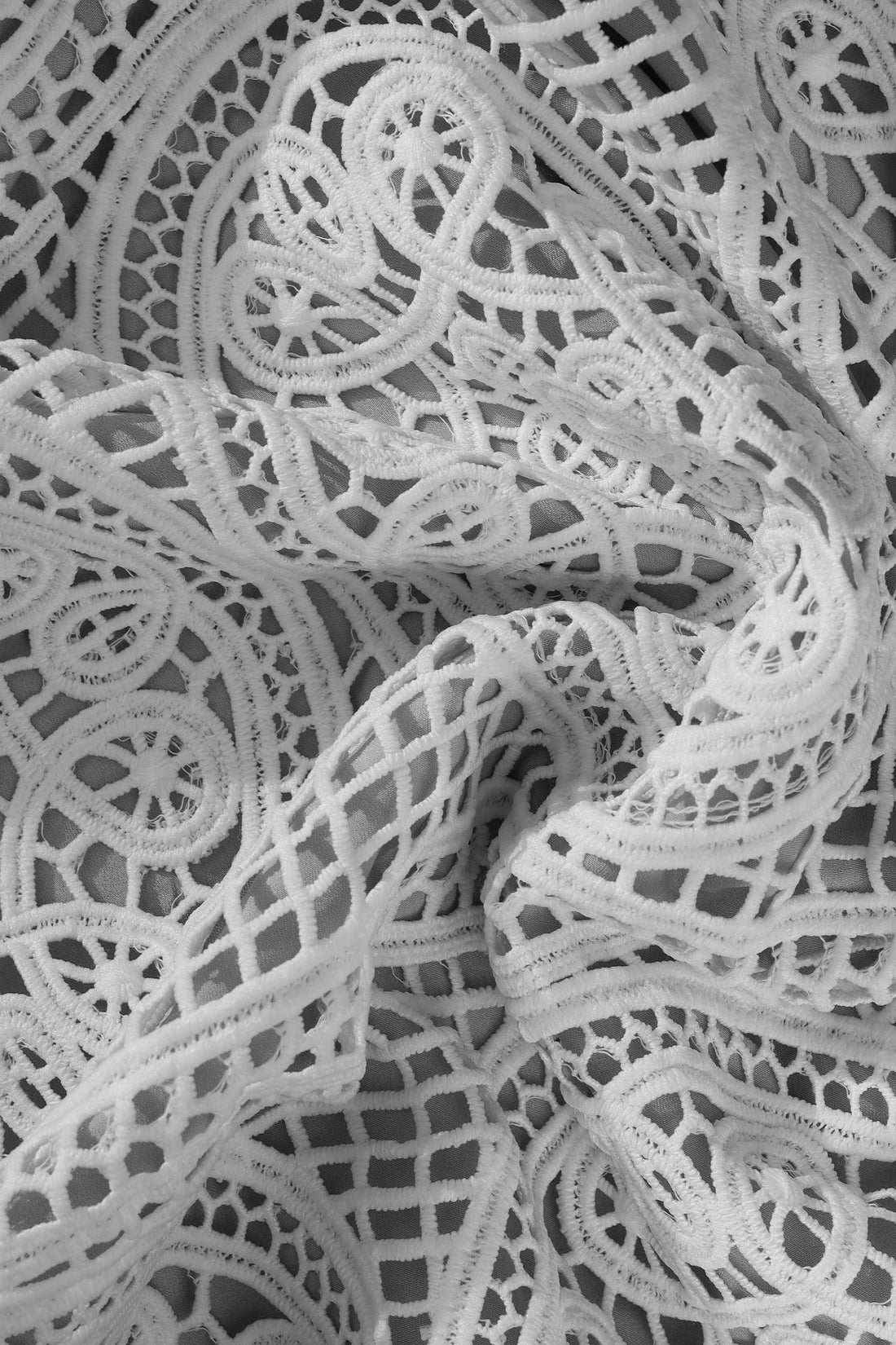 Stretch Lace vs Rigid Lace: How to Choose the Right Lace for Lingerie and Garments
